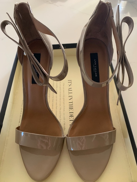 Ann Taylor Greta Bow Heel Sandal - Picture 1 of 6